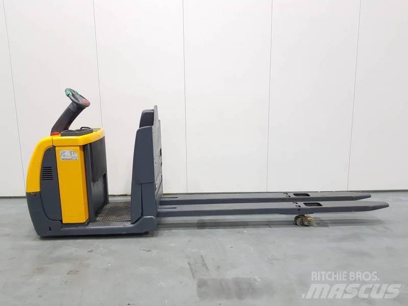 Jungheinrich ECE220 XL Машини за комисиониране средноповдигачи