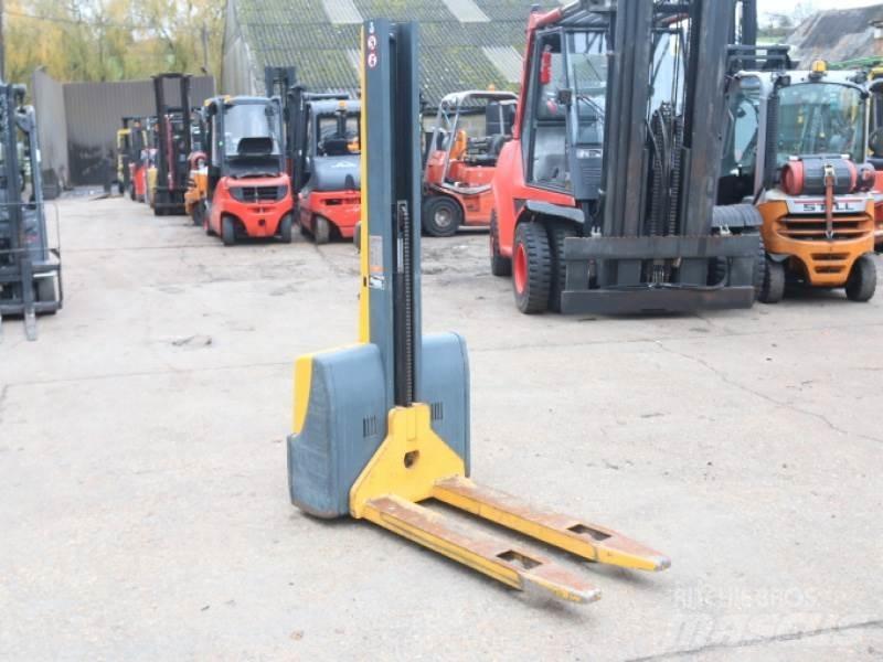 Jungheinrich EMC110 Ръчни палетни товарачи