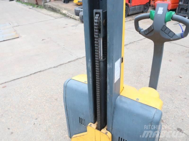 Jungheinrich EMC110 Ръчни палетни товарачи
