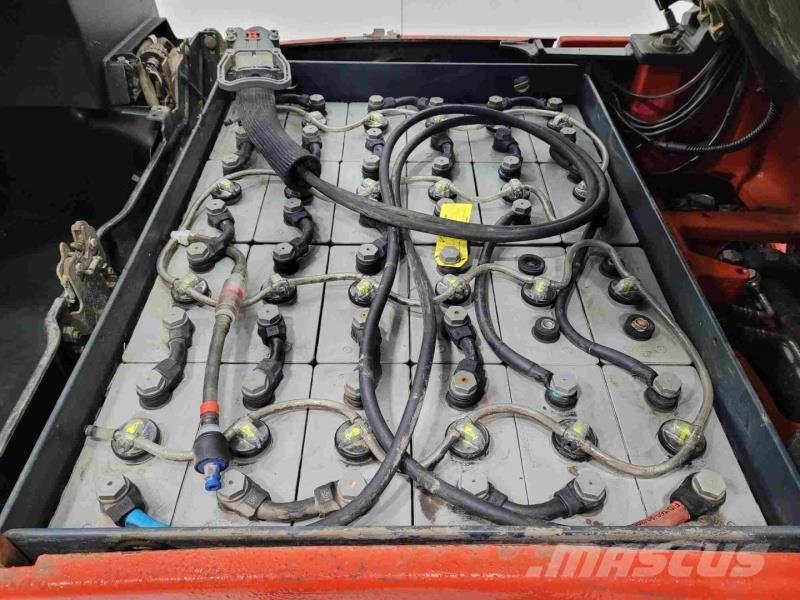 Linde E16PH-01 Електрически вилични кари-повдигачи
