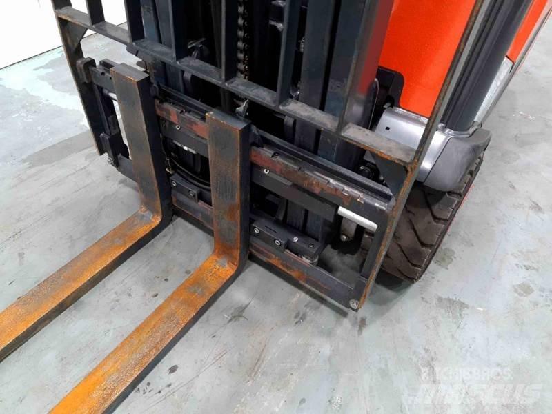 Linde E20PH-02 386 Електрически вилични кари-повдигачи
