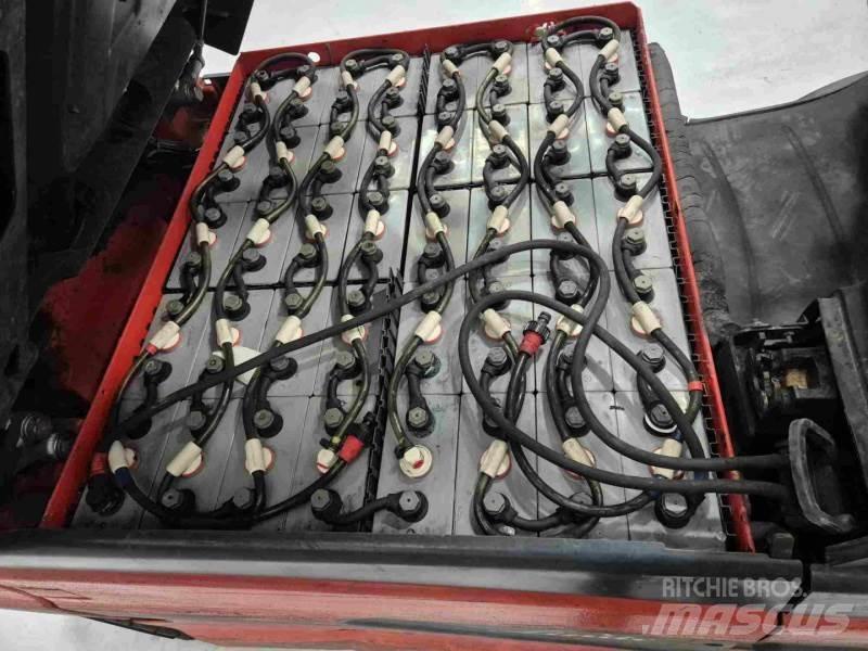 Linde E30L-01 Електрически вилични кари-повдигачи