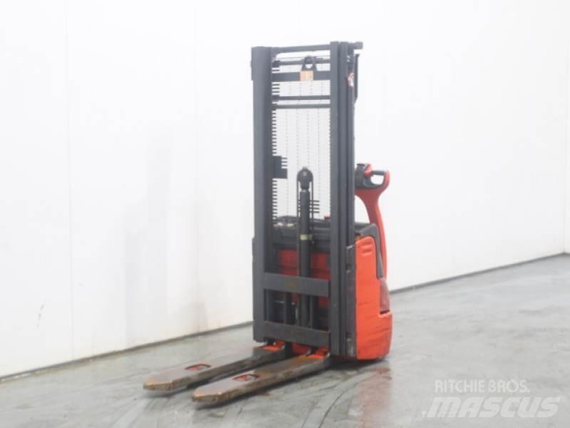 Linde L10 379 Ръчни палетни товарачи