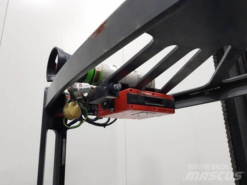 Linde R16 PYROBAN Ретрак/ Високоповдигач с изместване на вилката напред