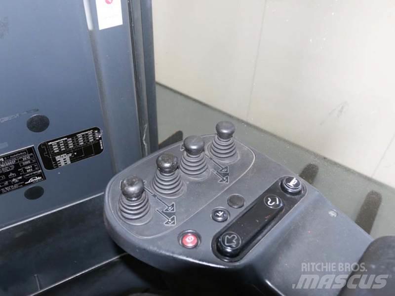 Linde R16X-02 116 Ретрак/ Високоповдигач с изместване на вилката напред