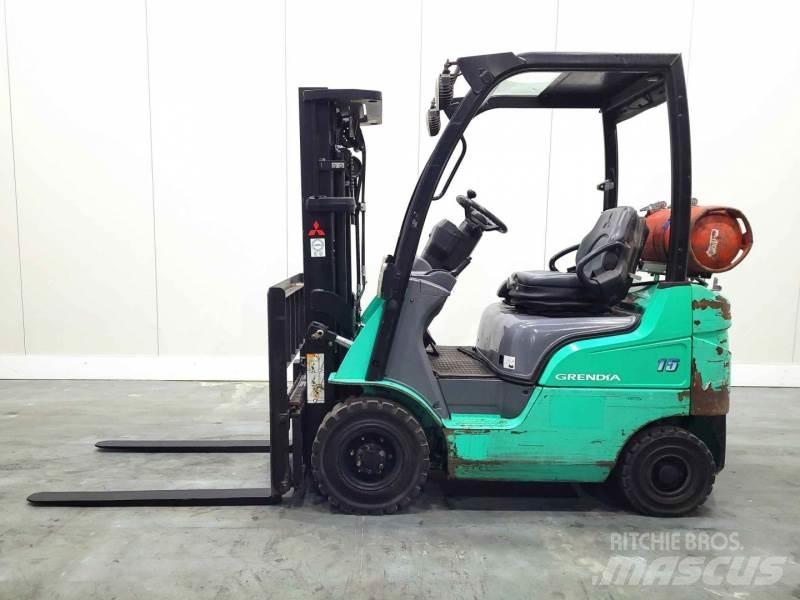 Mitsubishi FG15N Камиони с АГУ