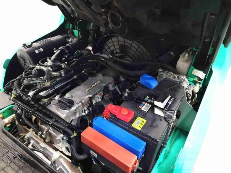 Mitsubishi FG15N Камиони с АГУ