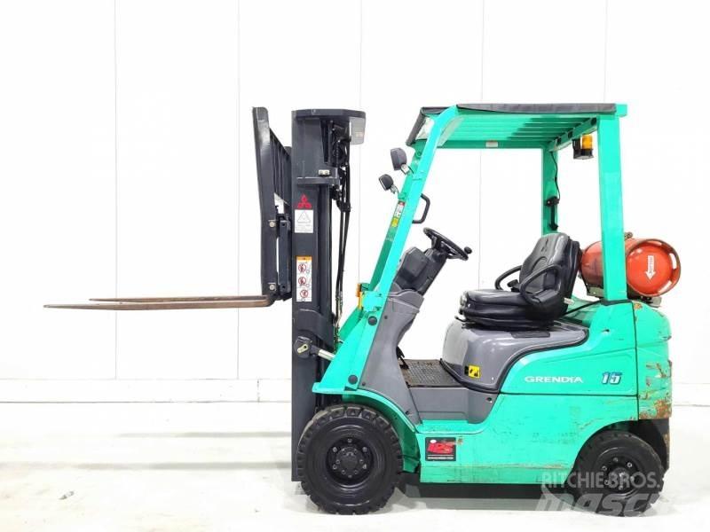 Mitsubishi FG15N Камиони с АГУ