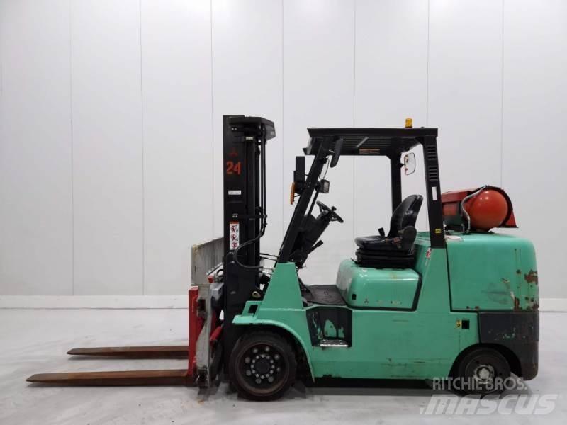 Mitsubishi FGC55K Камиони с АГУ