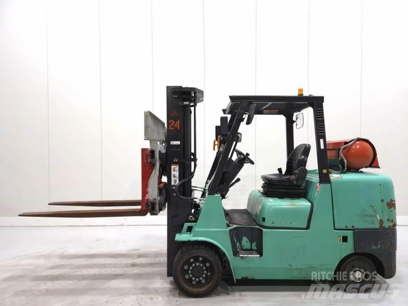 Mitsubishi FGC55K Камиони с АГУ