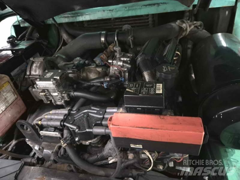 Mitsubishi FGC55K Камиони с АГУ