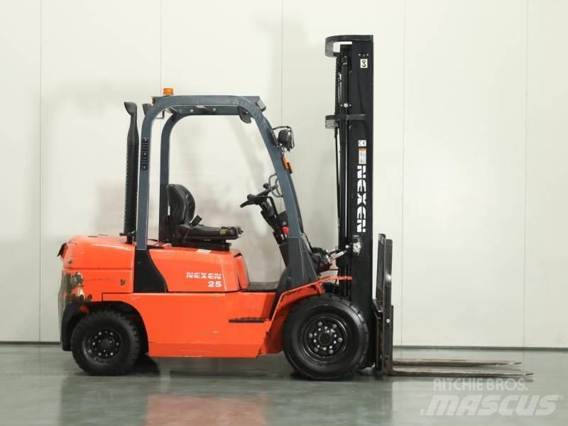 Nexen FDR25 Дизелови камиони