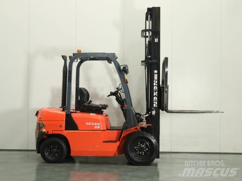 Nexen FDR25 Дизелови камиони