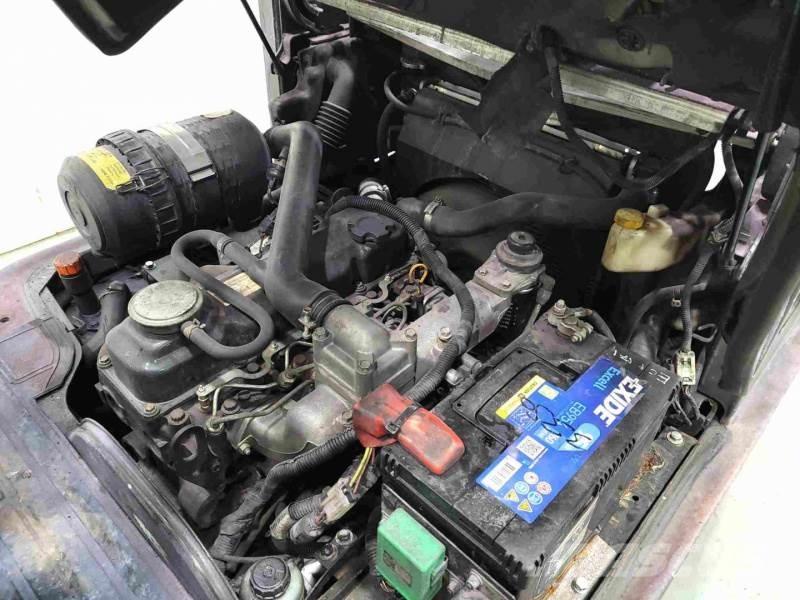 Nissan FD02A20 Дизелови камиони