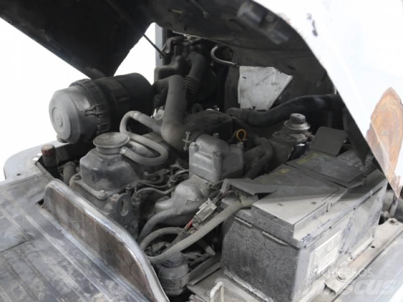 Nissan Y1D2A25Q Дизелови камиони