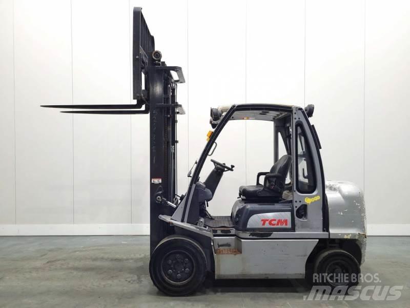 Nissan YG1D2A32H Дизелови камиони