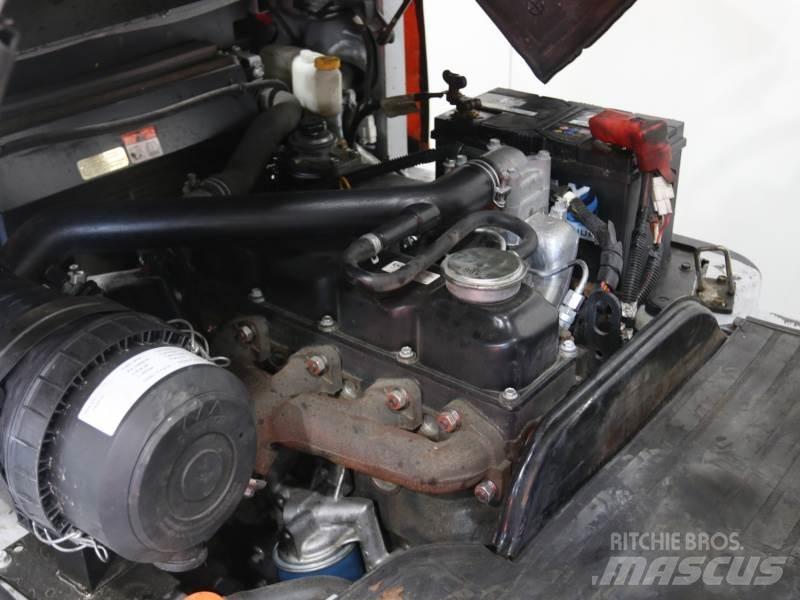 Nissan YG1D2A32H Дизелови камиони