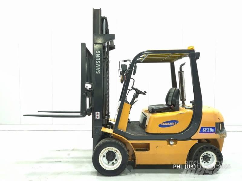 Samsung SF25D Дизелови камиони