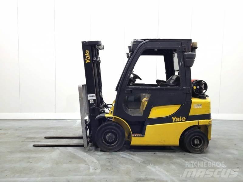 Yale GLP25VX Камиони с АГУ