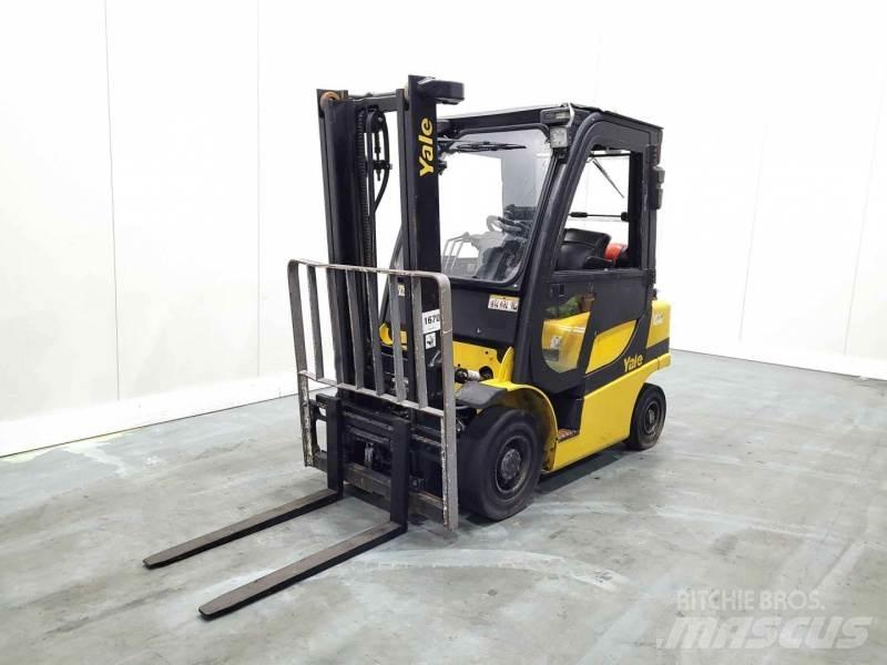 Yale GLP25VX Камиони с АГУ
