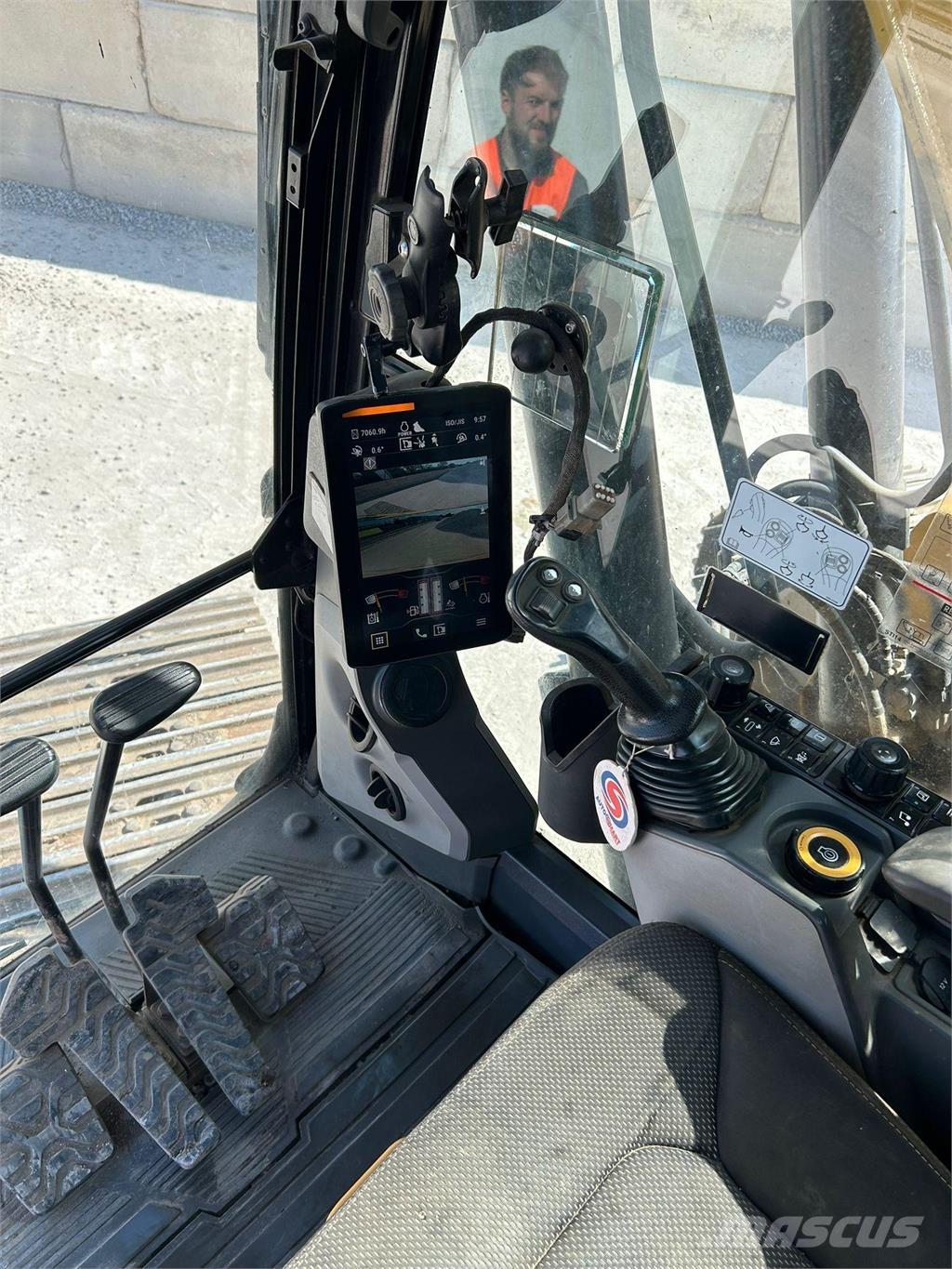 CAT 320 Верижен екскаватор