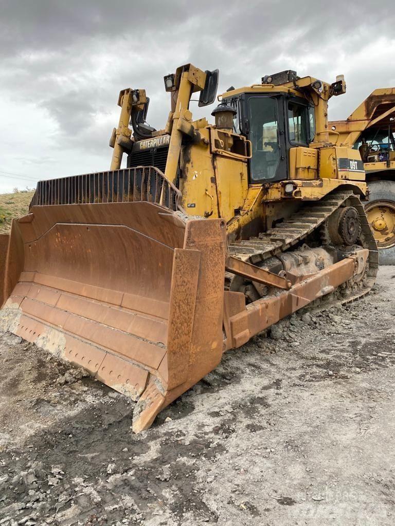 CAT D9T Верижни булдозери
