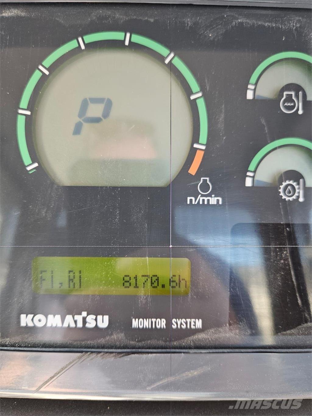 Komatsu D61PX-15 Верижни булдозери
