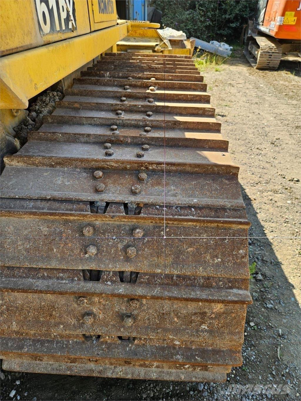 Komatsu D61PX-15 Верижни булдозери
