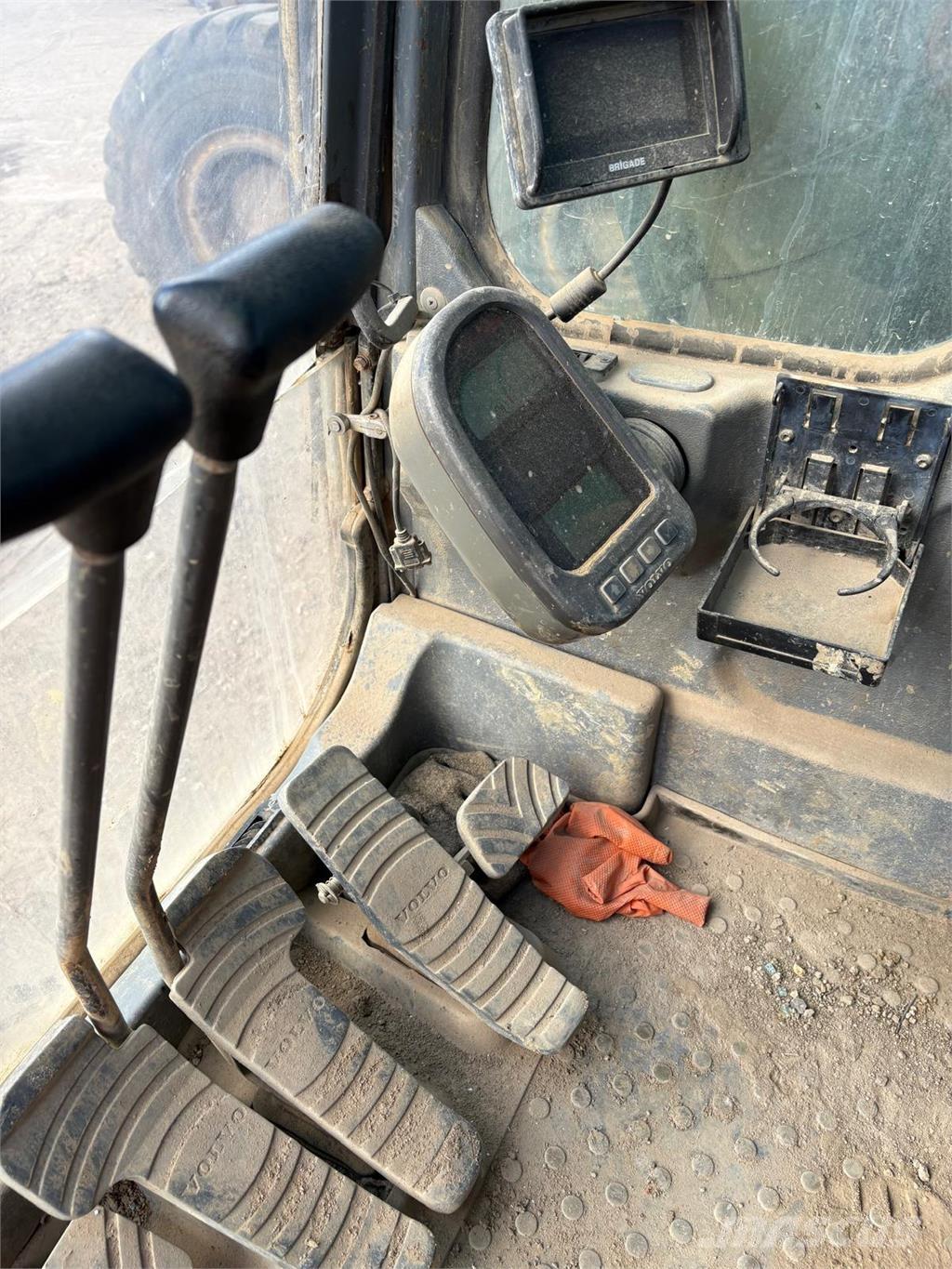 Volvo EC290BLC Верижен екскаватор