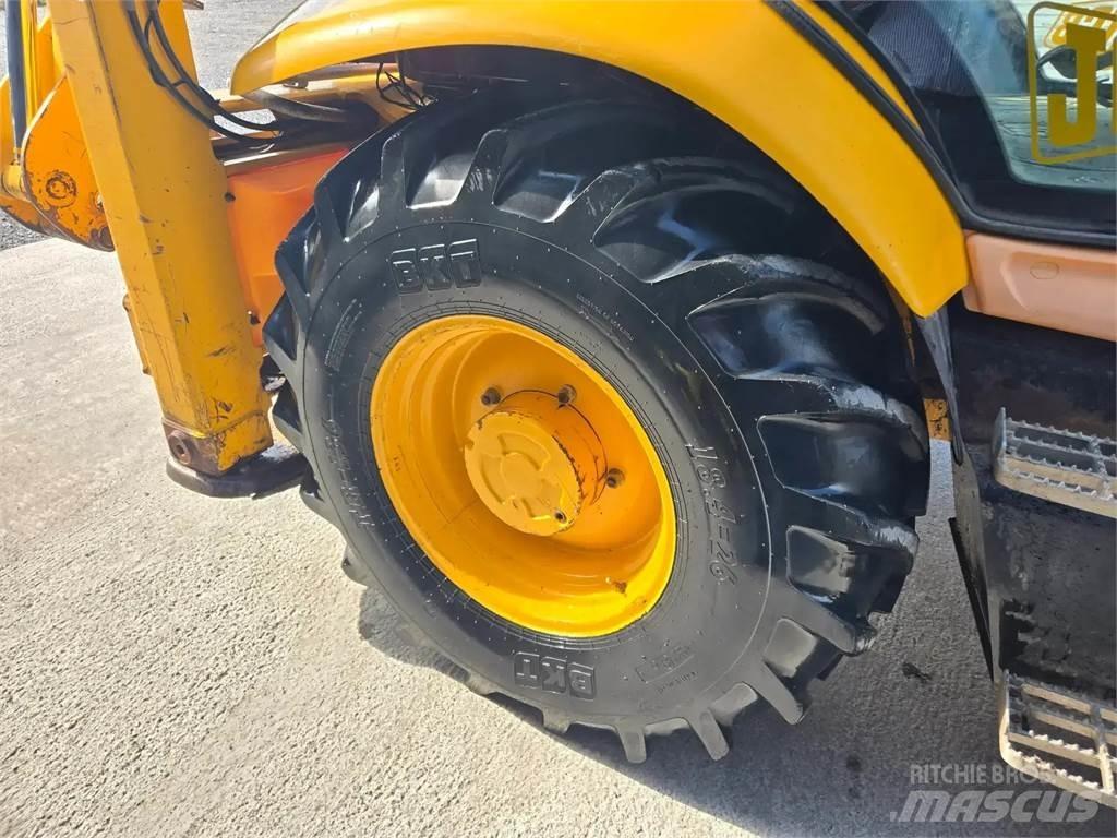 JCB 3CX Товарач със заден ексватор