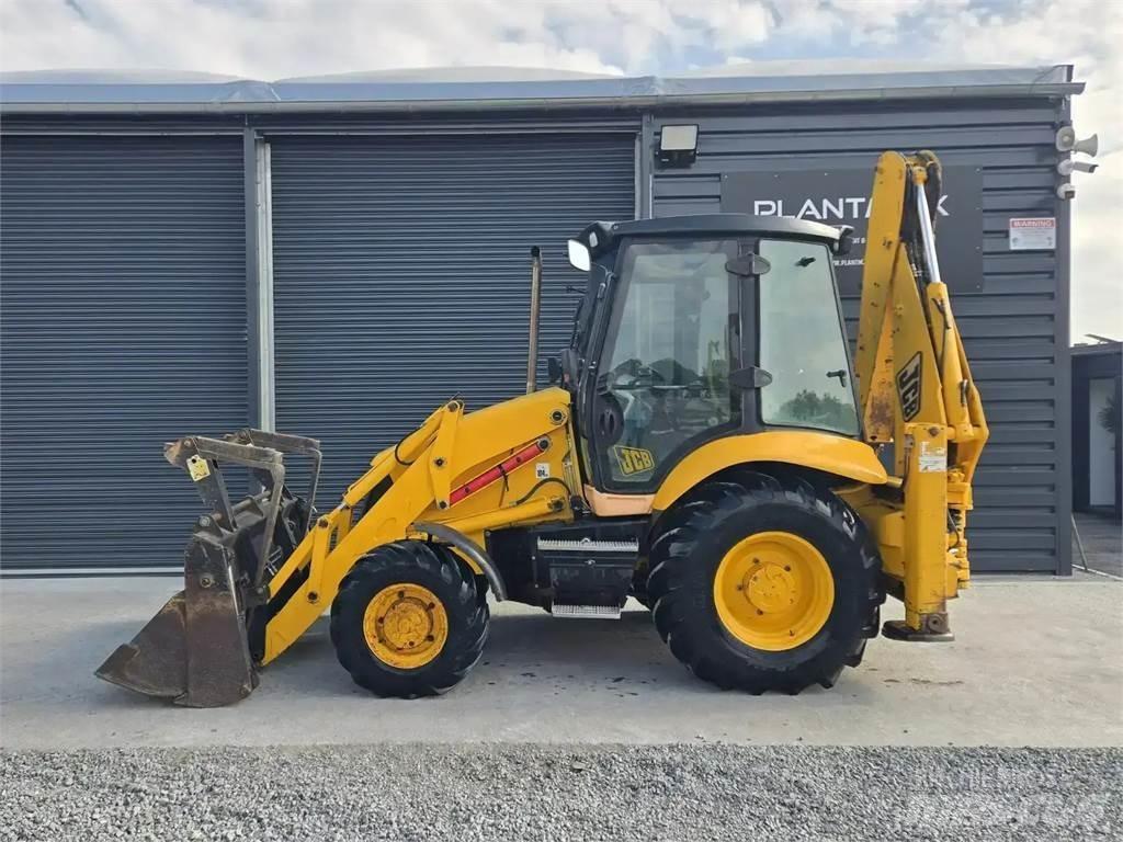 JCB 3CX Товарач със заден ексватор