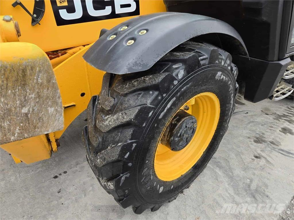 JCB 535-140 Телескопични товарачи