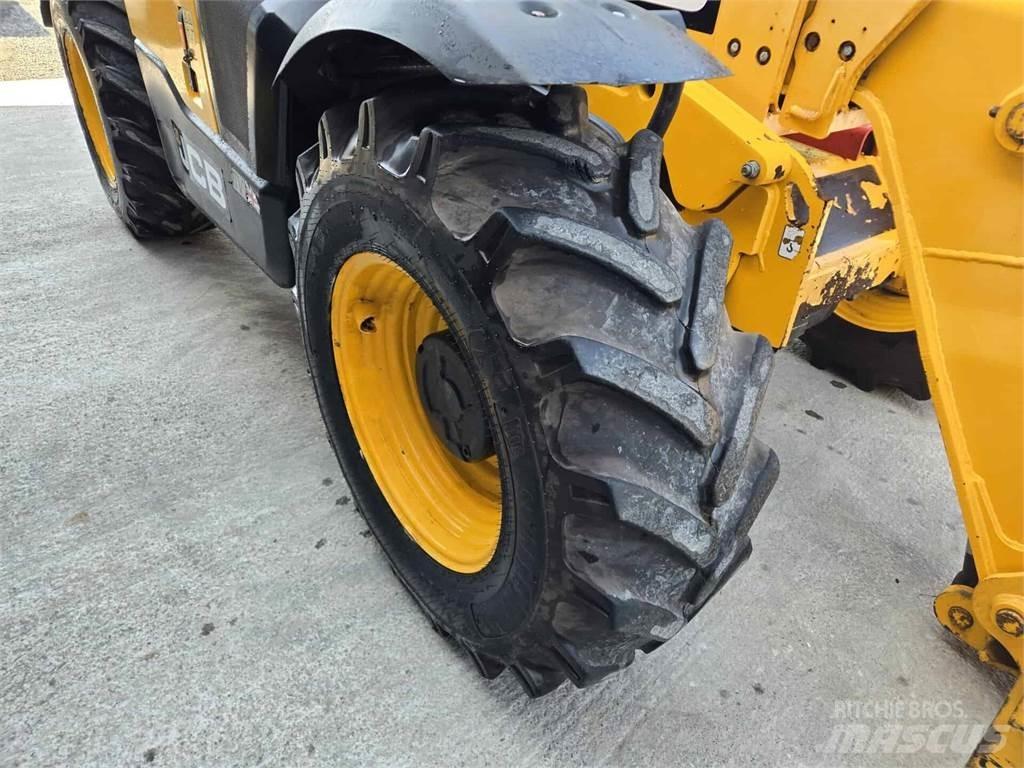JCB 535-95 Телескопични товарачи