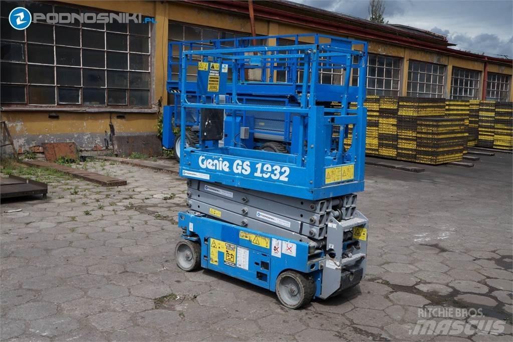 Genie 1932 Ножични работни платформи