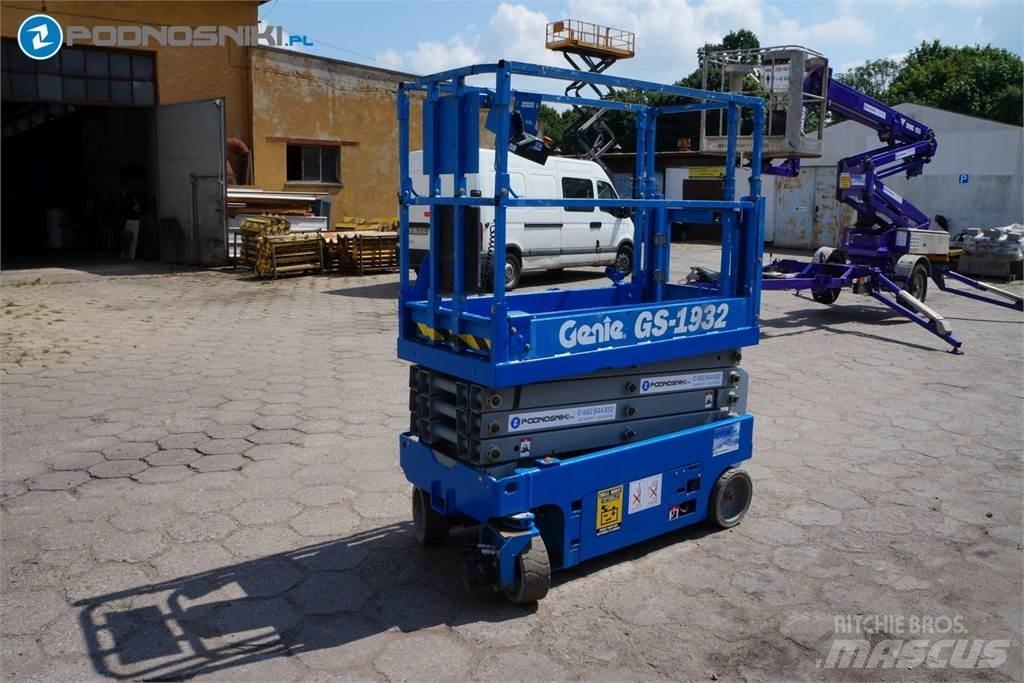 Genie 1932 Ножични работни платформи