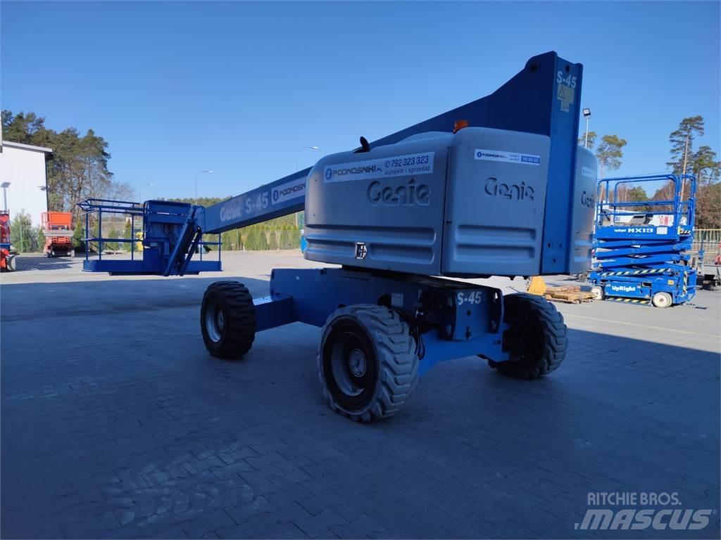 Genie S-45 Телескопични повдигачи
