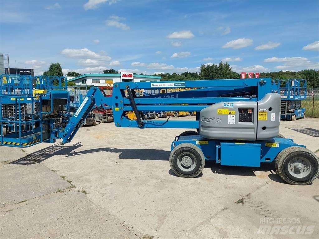 Genie Z-45/25J DC Съчленени стрелови подемници