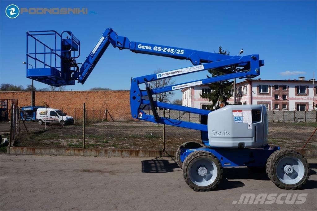 Genie Z45/25J Съчленени стрелови подемници
