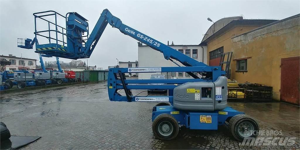 Genie Z45/25J Съчленени стрелови подемници
