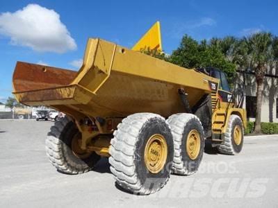 CAT 725 Дъмпери/моторни превозни средства