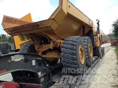 CAT 725C Дъмпери/моторни превозни средства