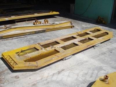 CAT 740 Tailgate Други компоненти