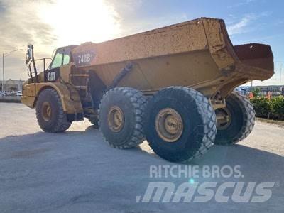 CAT 740B Дъмпери/моторни превозни средства