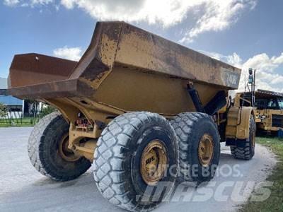 CAT 740B Дъмпери/моторни превозни средства