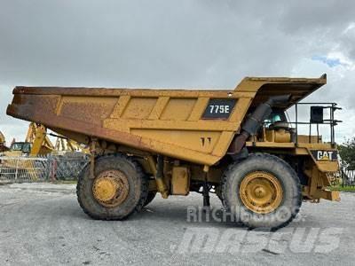 CAT 775E Твърди самосвали
