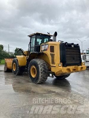 CAT 966M Колесни товарачи