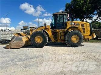 CAT 980M Колесни товарачи