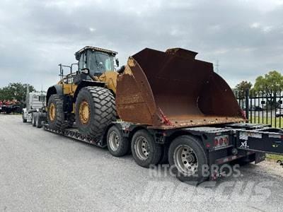 CAT 982M Колесни товарачи