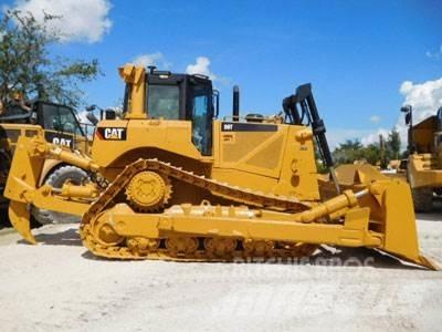 CAT D8T Верижни булдозери
