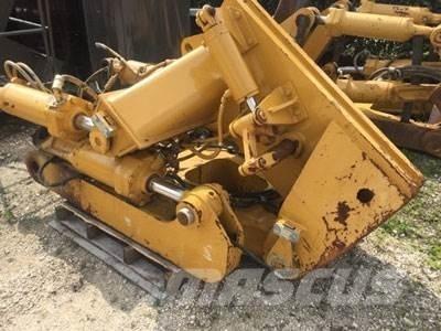 CAT D8T Ripper, S/S Други компоненти